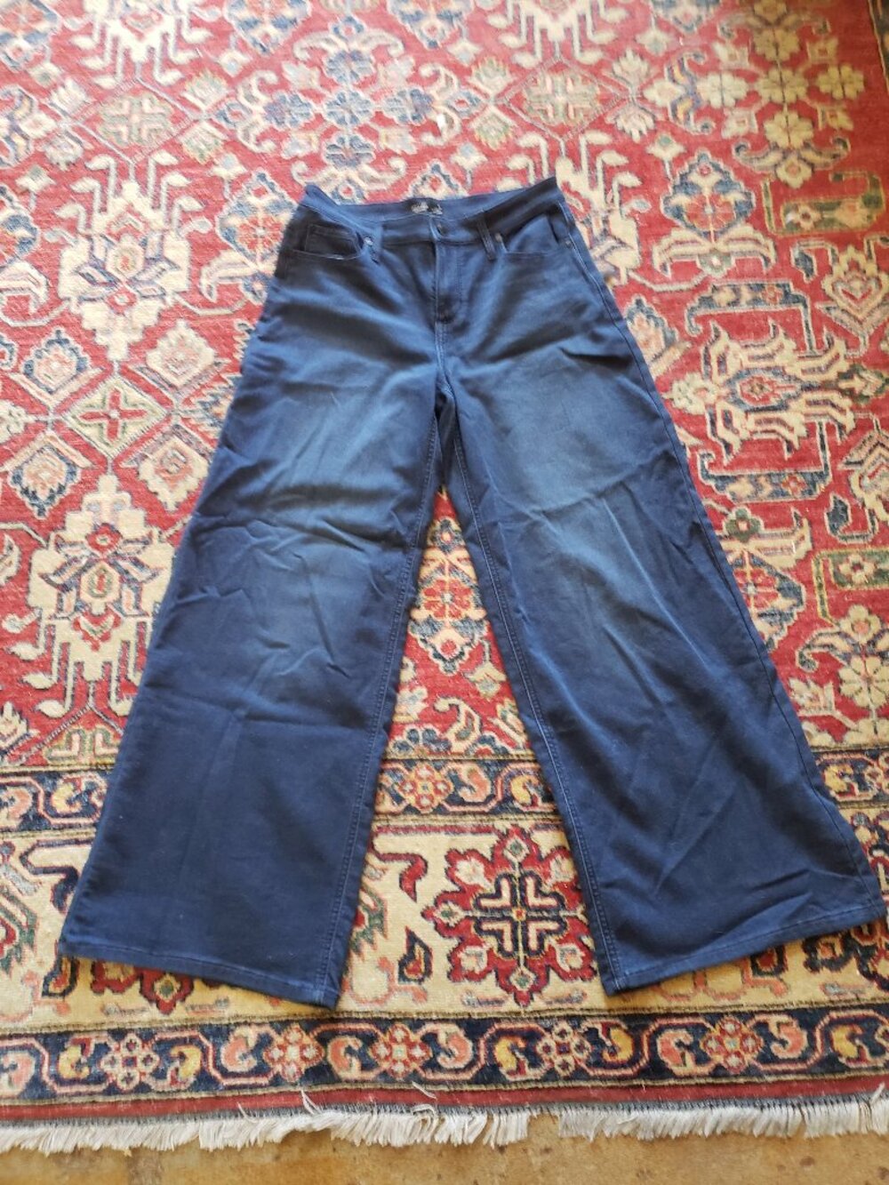 Vera Wang wide leg pants